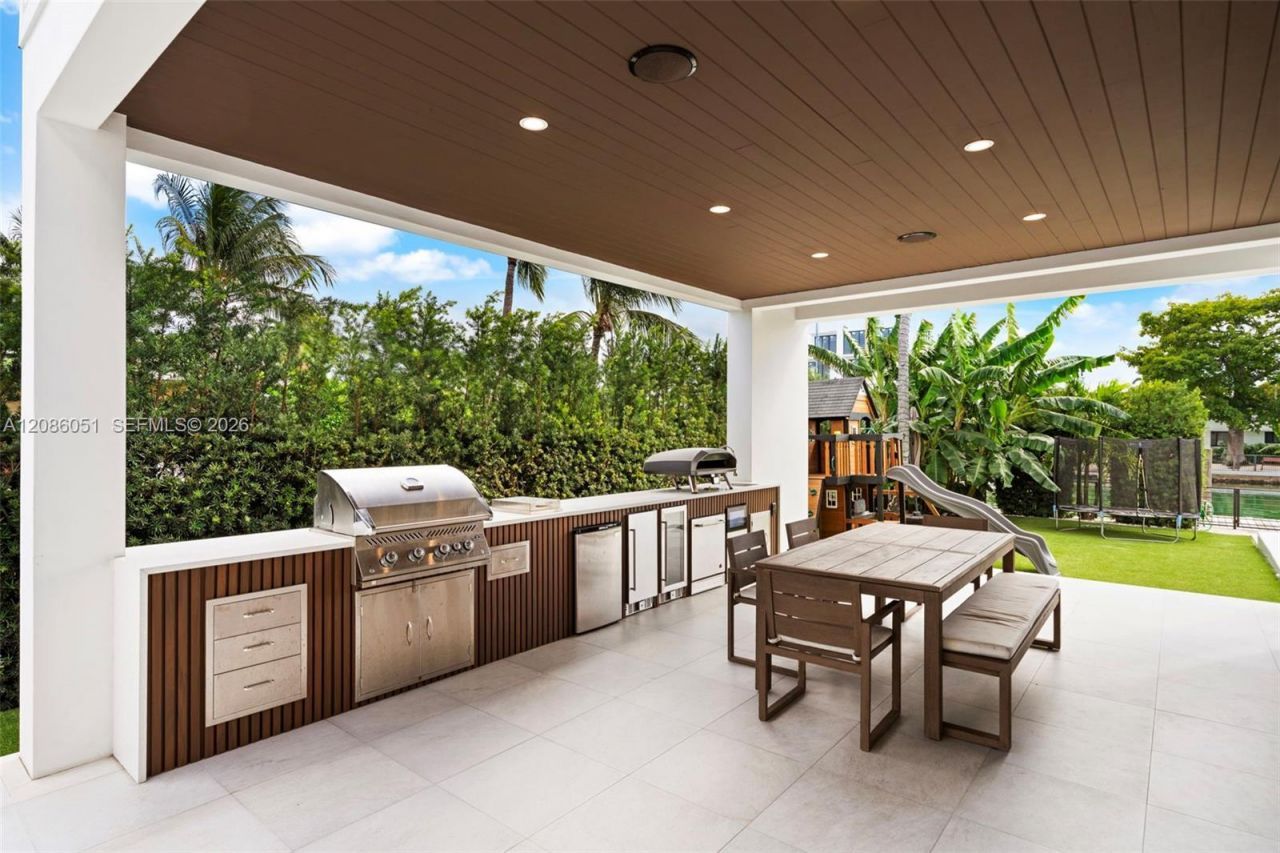 710 S Shore Dr, Miami Beach, FL 33141 Photo