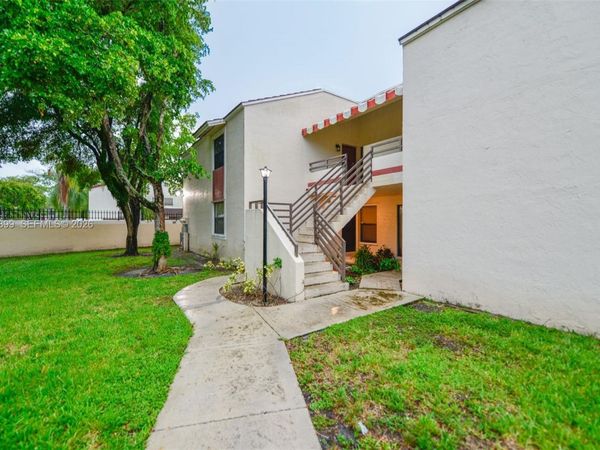 20220 NE 3rd Ct, Unit 2, Miami, FL 33179