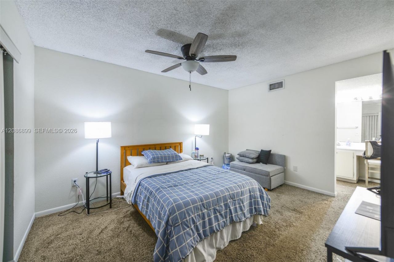 20220 NE 3rd Ct, Unit 2, Miami, FL 33179 Photo