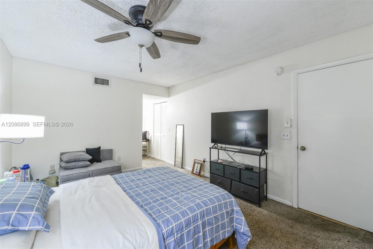 20220 NE 3rd Ct, Unit 2, Miami, FL 33179 Photo