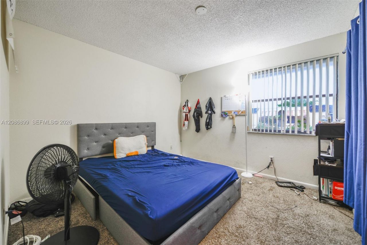 20220 NE 3rd Ct, Unit 2, Miami, FL 33179 Photo
