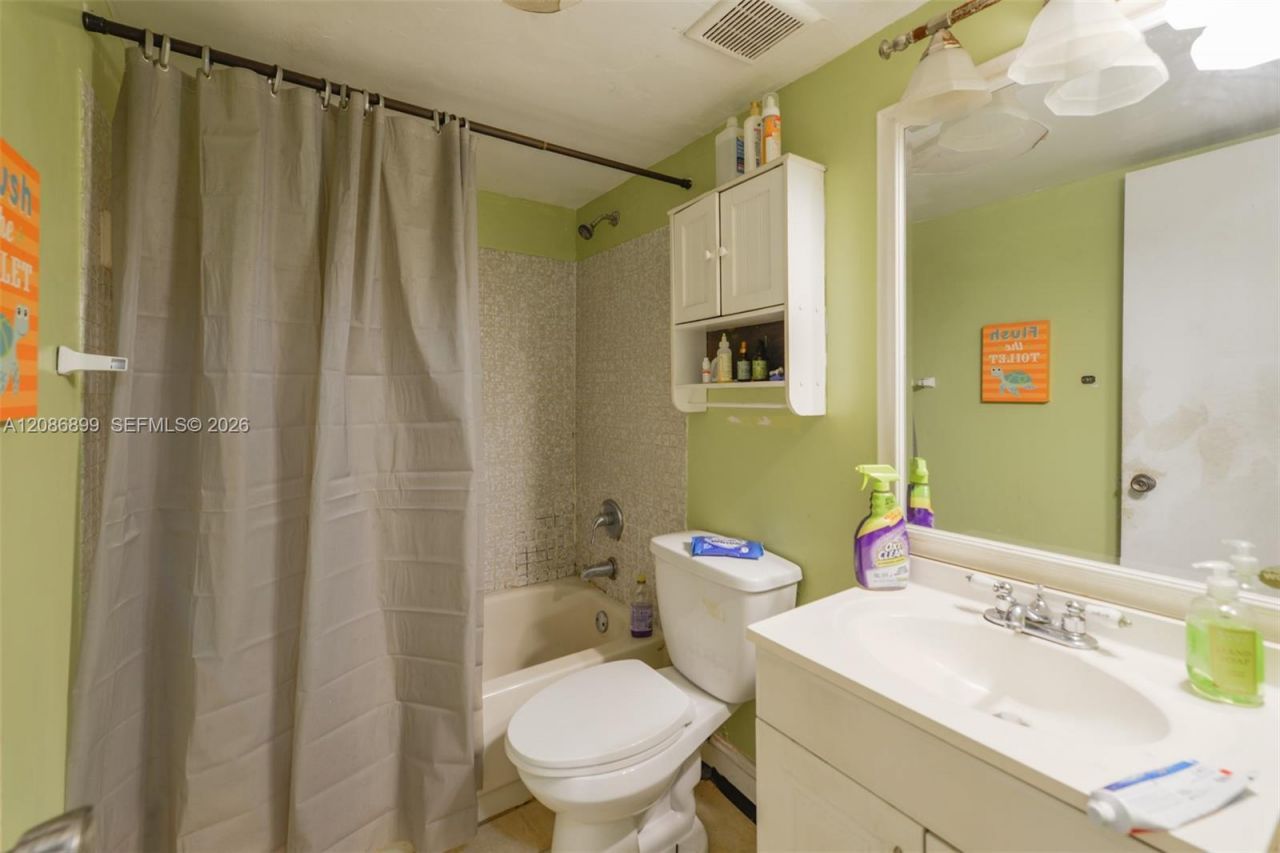 20220 NE 3rd Ct, Unit 2, Miami, FL 33179 Photo