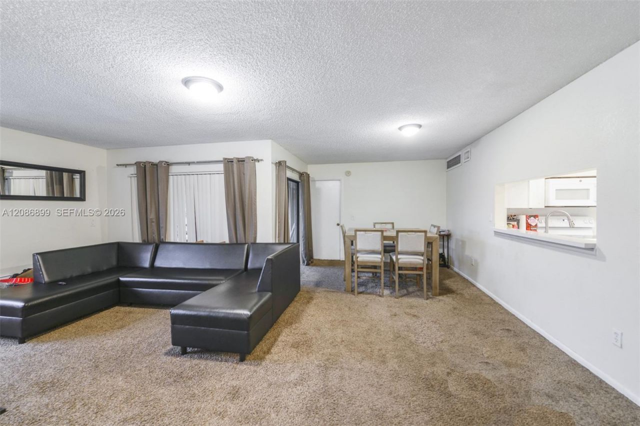 20220 NE 3rd Ct, Unit 2, Miami, FL 33179 Photo