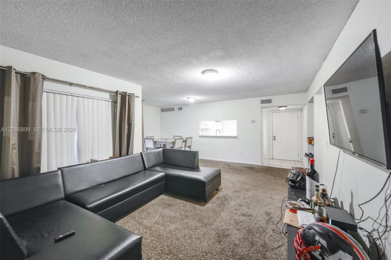 20220 NE 3rd Ct, Unit 2, Miami, FL 33179 Photo