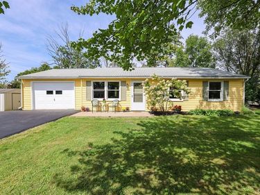 7041 Pencee Lane, East Syracuse, NY 13057