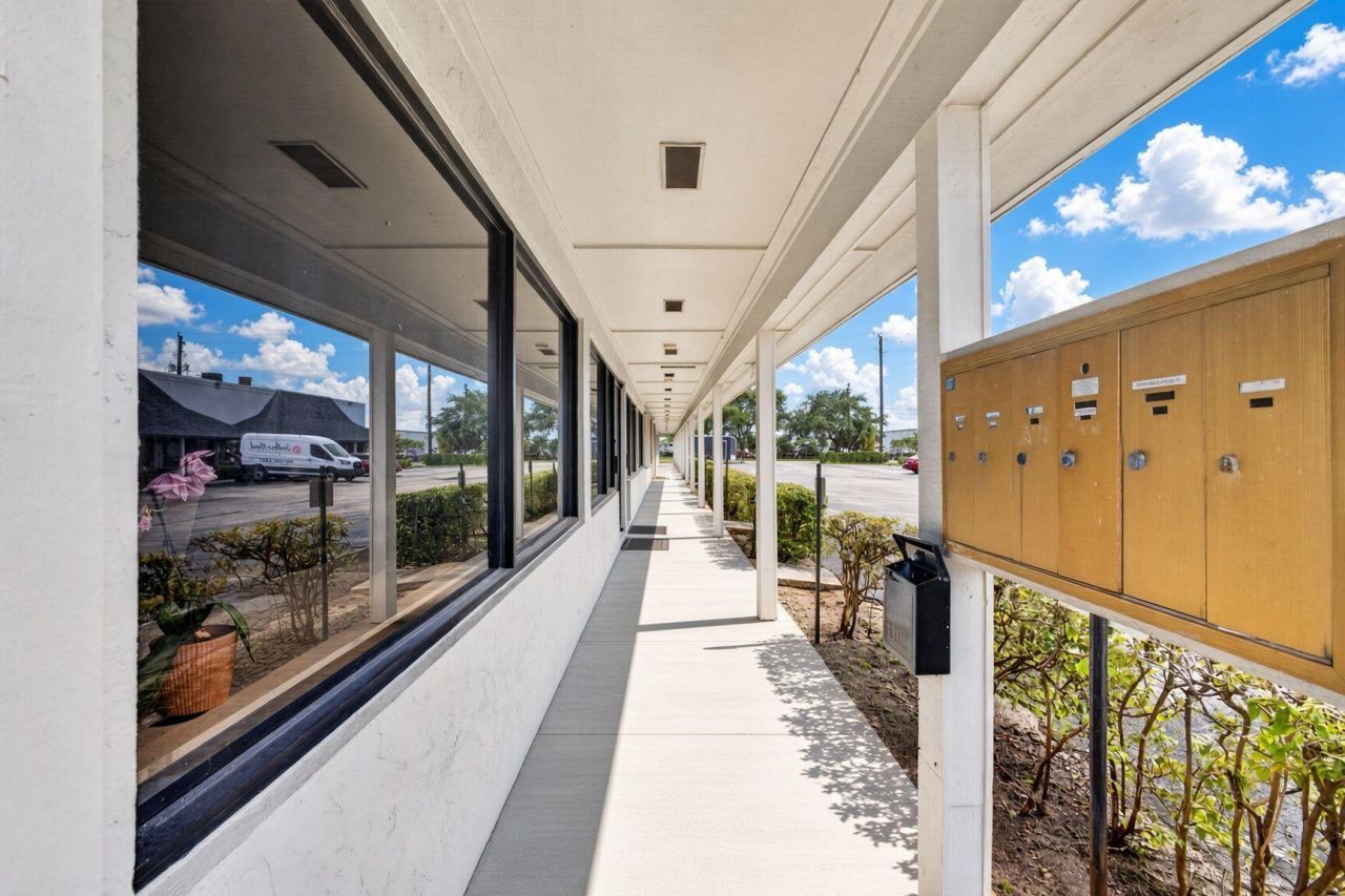 1334 S Killian Drive, Unit 1, Lake Park, FL 00000 Photo