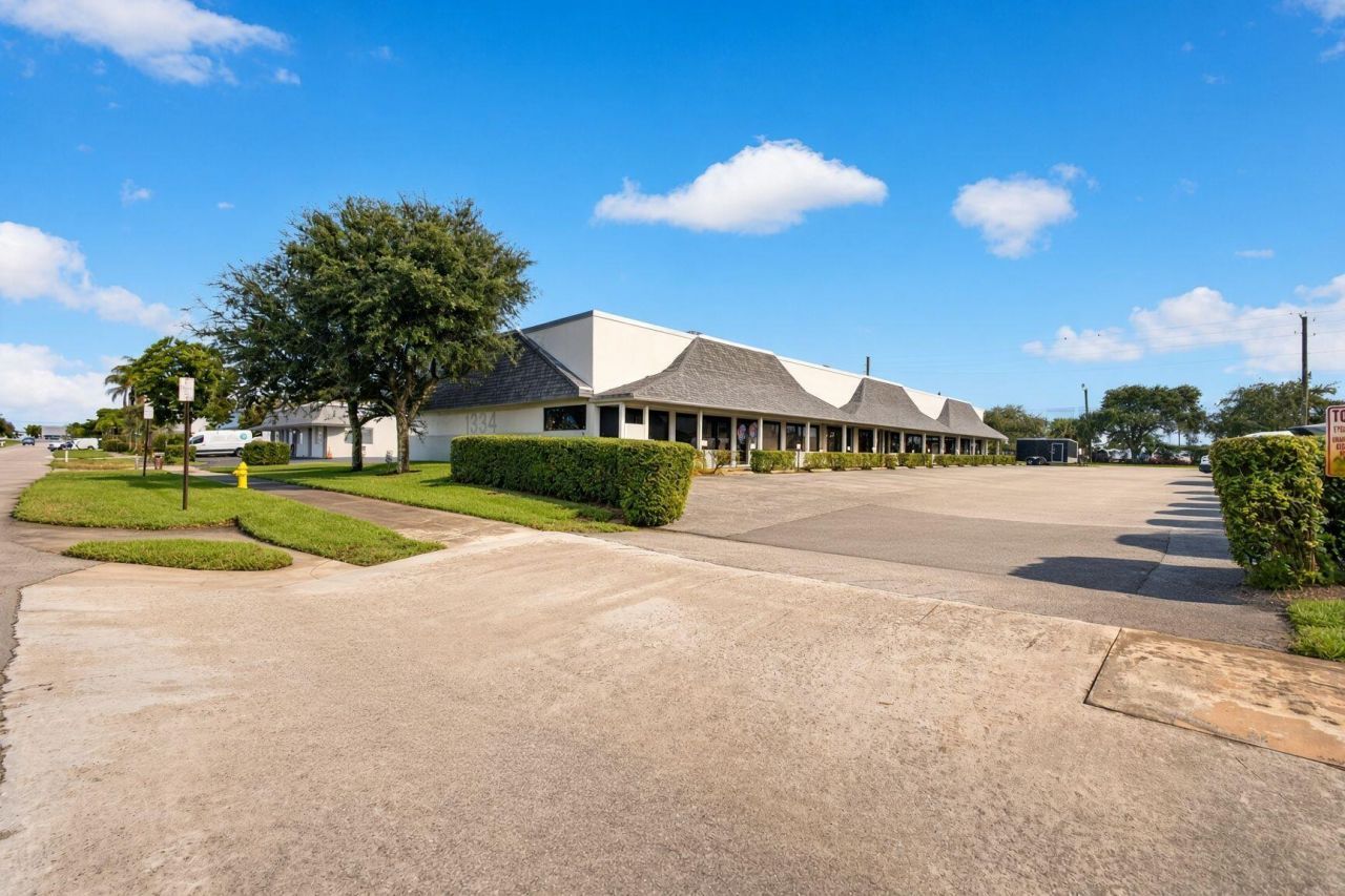 1334 S Killian Drive, Unit 1, Lake Park, FL 00000 Photo