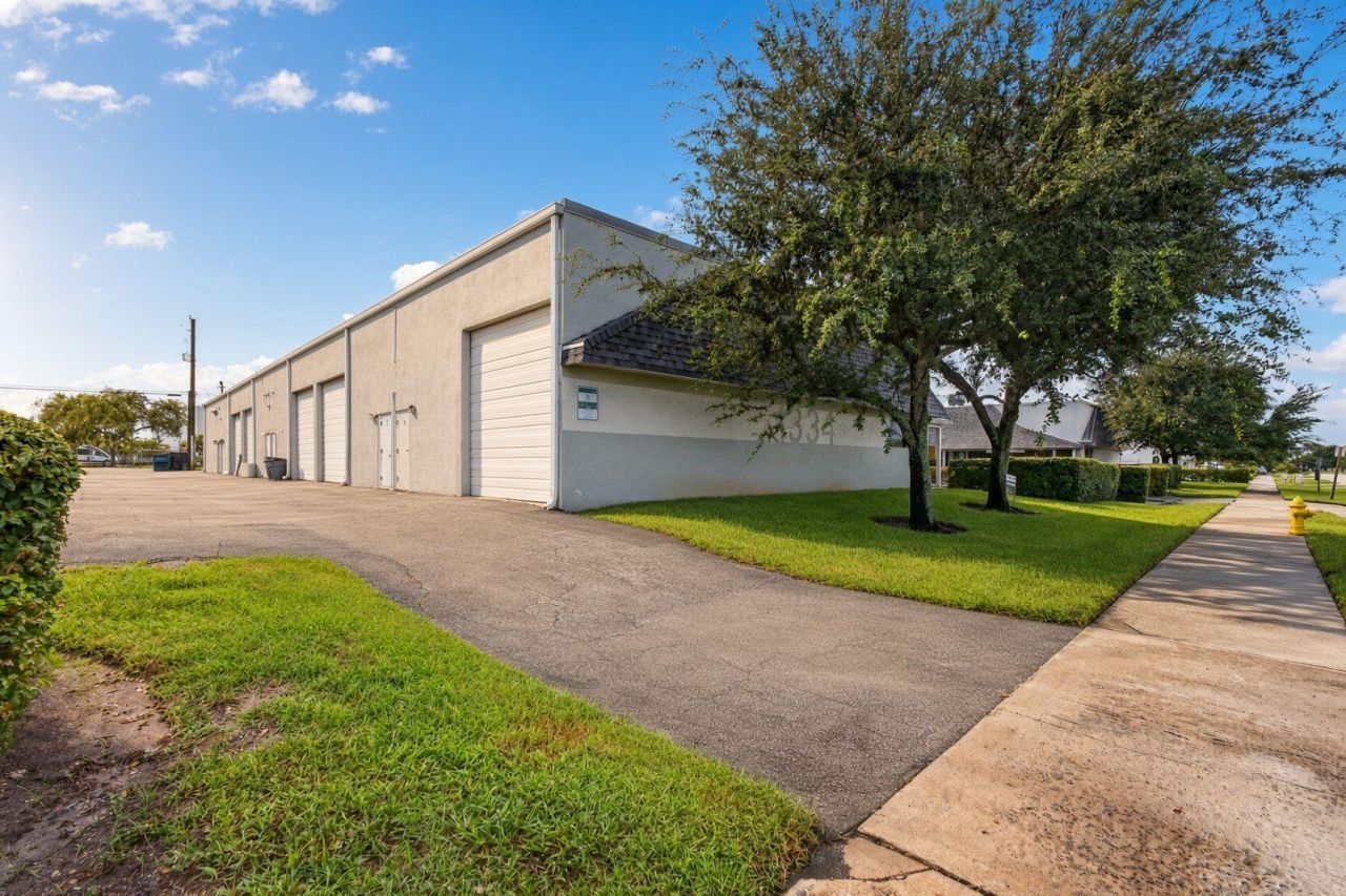 1334 S Killian Drive, Unit 1, Lake Park, FL 00000 Photo