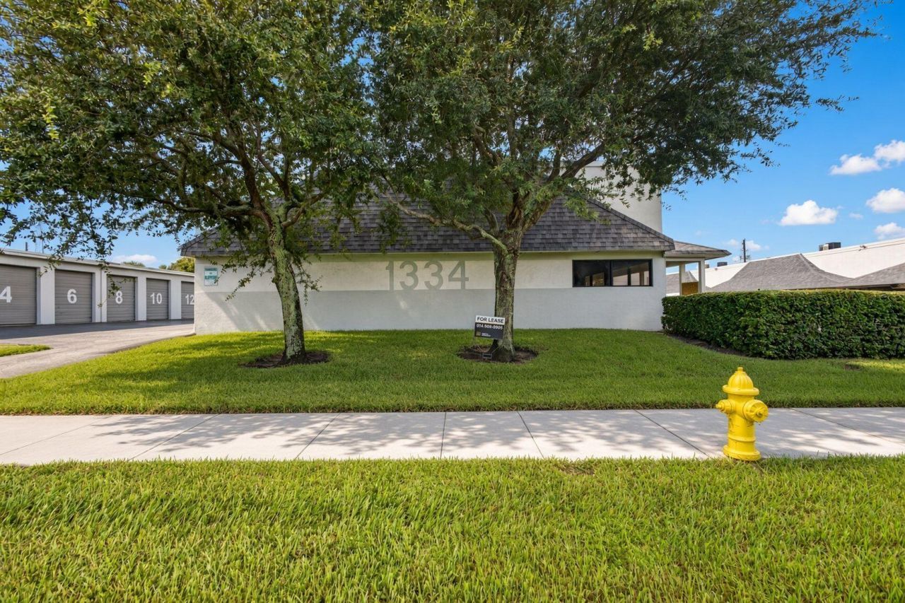 1334 S Killian Drive, Unit 1, Lake Park, FL 00000 Photo