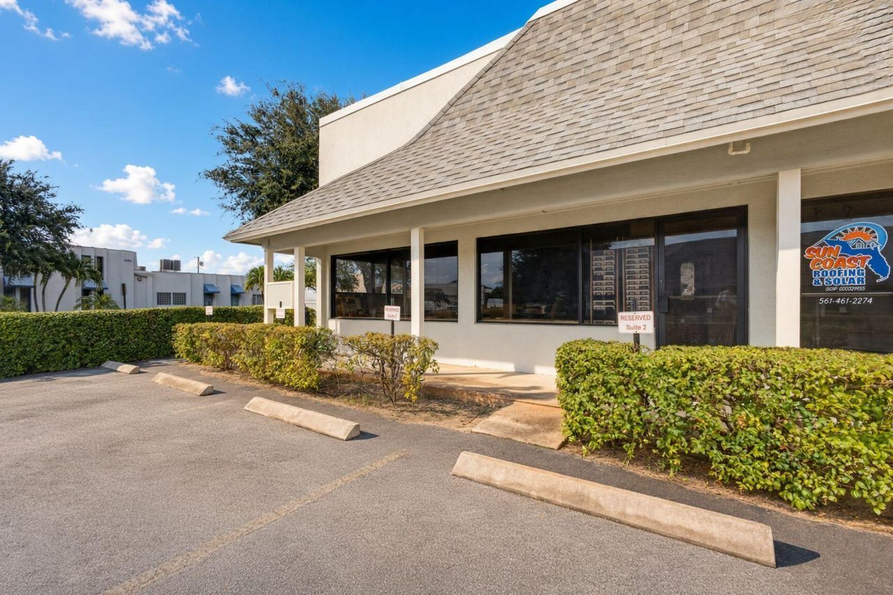 1334 S Killian Drive, Unit 1, Lake Park, FL 00000 Photo