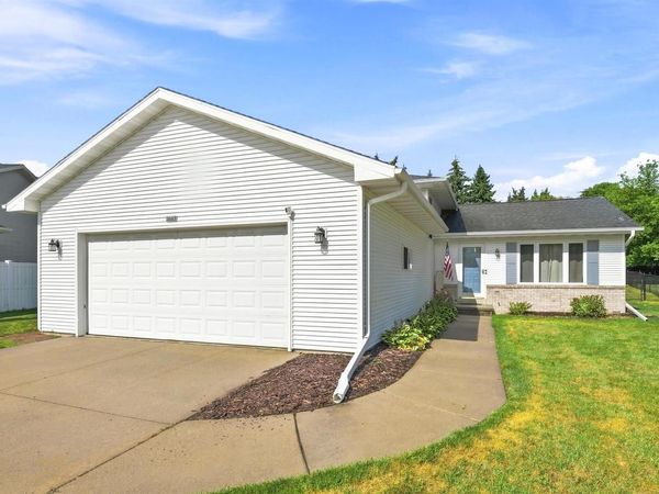 3885 COBBLESTONE COURT, Oshkosh, WI 54901