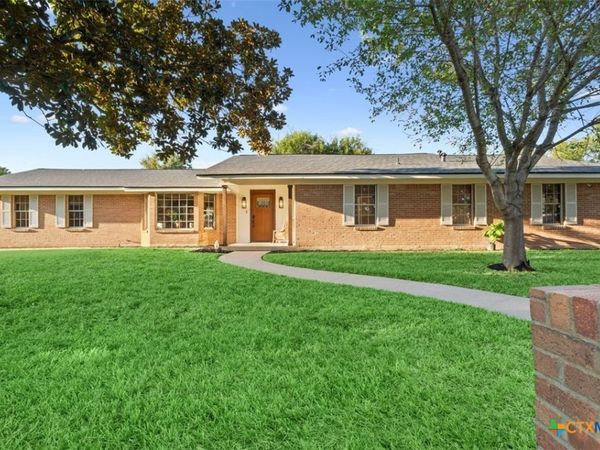 200 E 21st Avenue , Belton, TX 76513