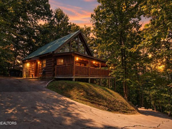 3823 Dollys Drive, Sevierville, TN 37876