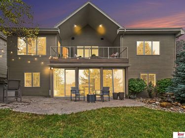 17219 Howard Plaza, Omaha, NE 68118