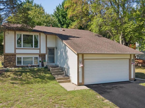 6242 Whispering Oaks Drive, Eden Prairie, MN 55346