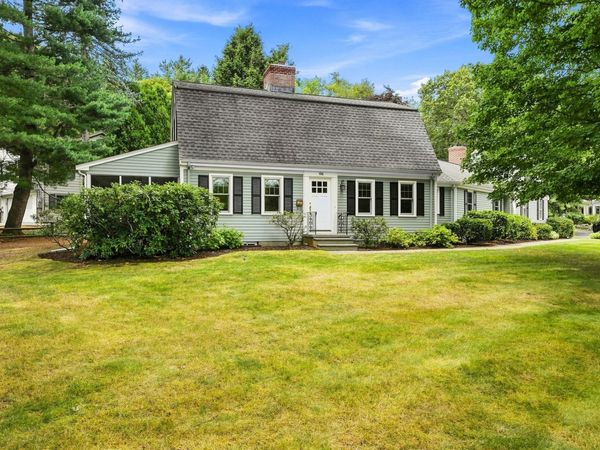 106 N Hancock St, Lexington, MA 02420