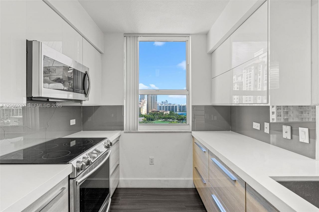 19501 W Country Club Dr, Unit 1508, Aventura, FL 33180 Photo