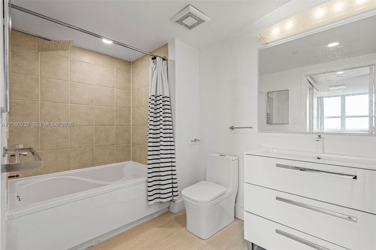 19501 W Country Club Dr, Unit 1508, Aventura, FL 33180 Photo