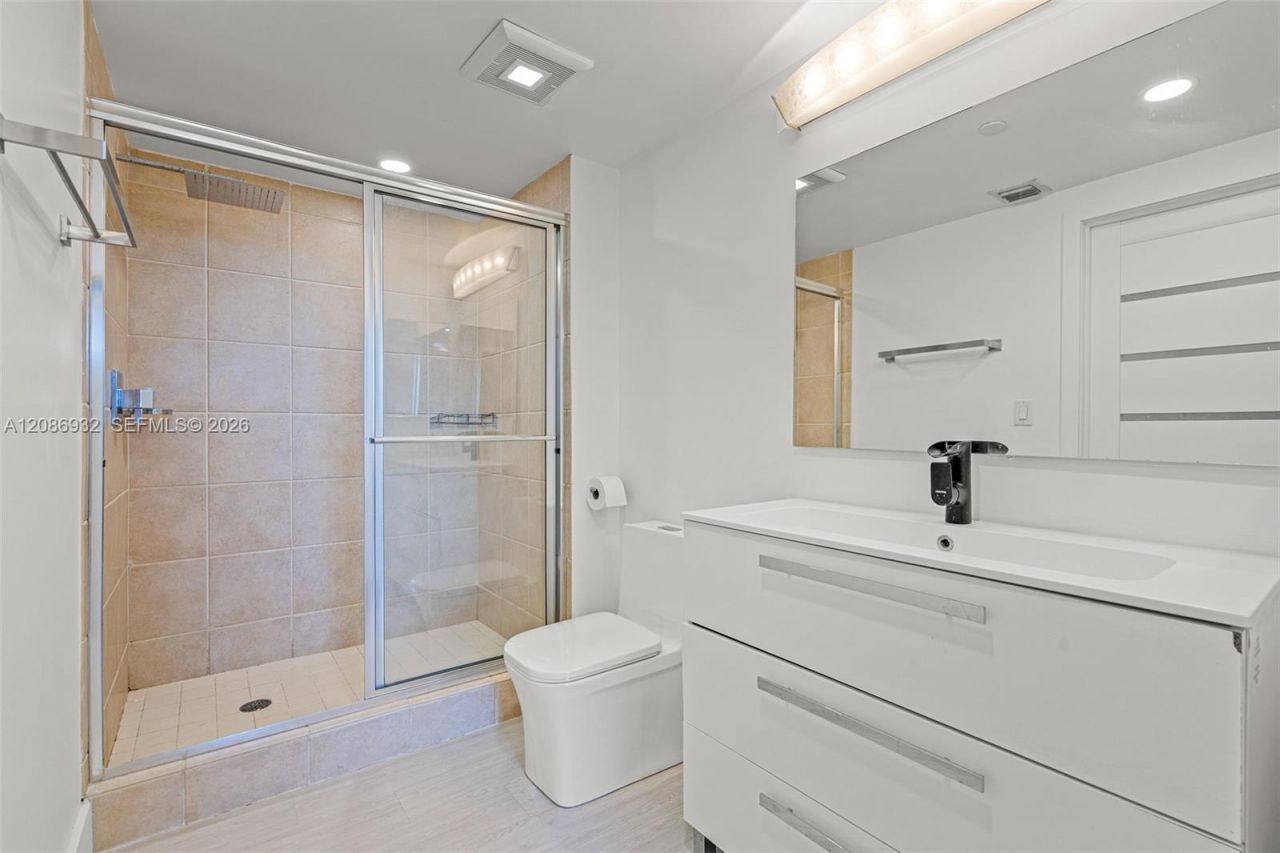 19501 W Country Club Dr, Unit 1508, Aventura, FL 33180 Photo