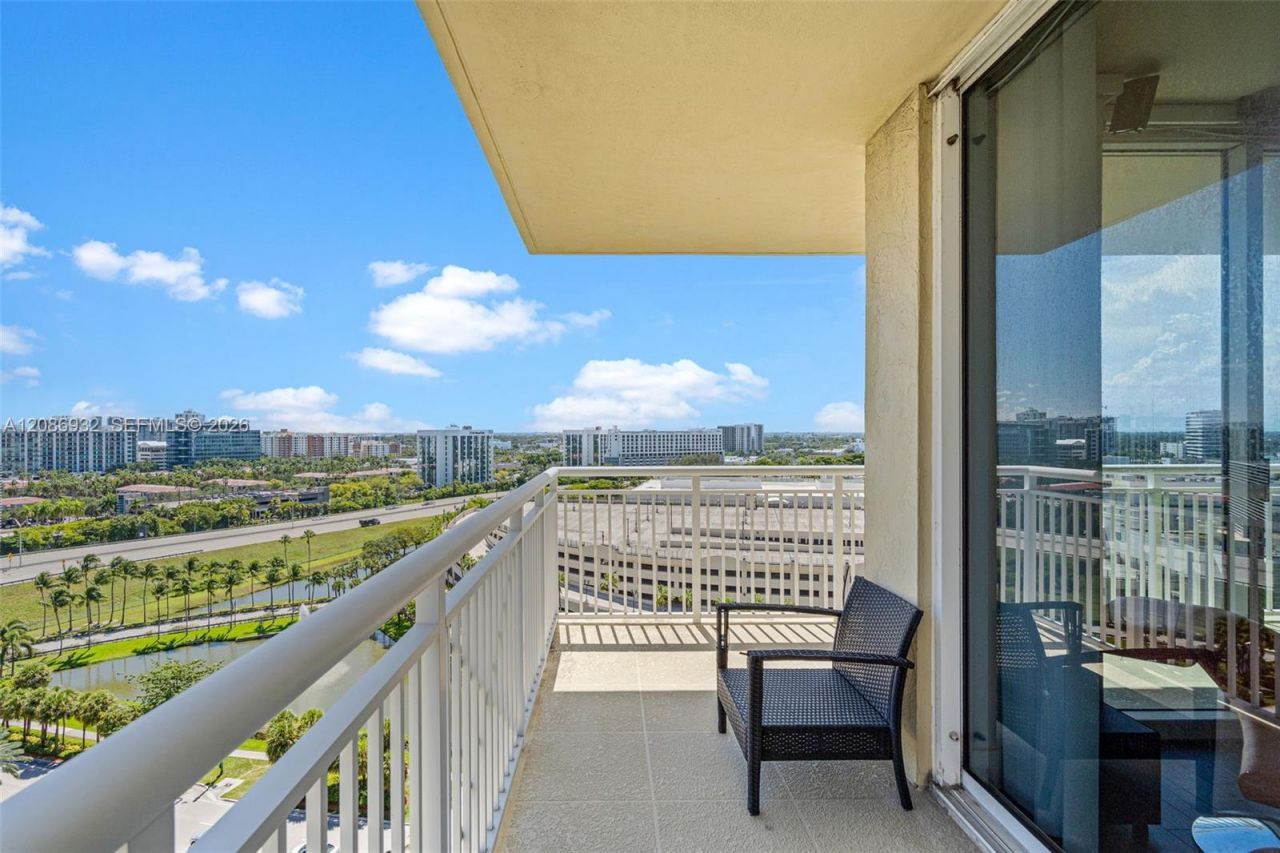19501 W Country Club Dr, Unit 1508, Aventura, FL 33180 Photo