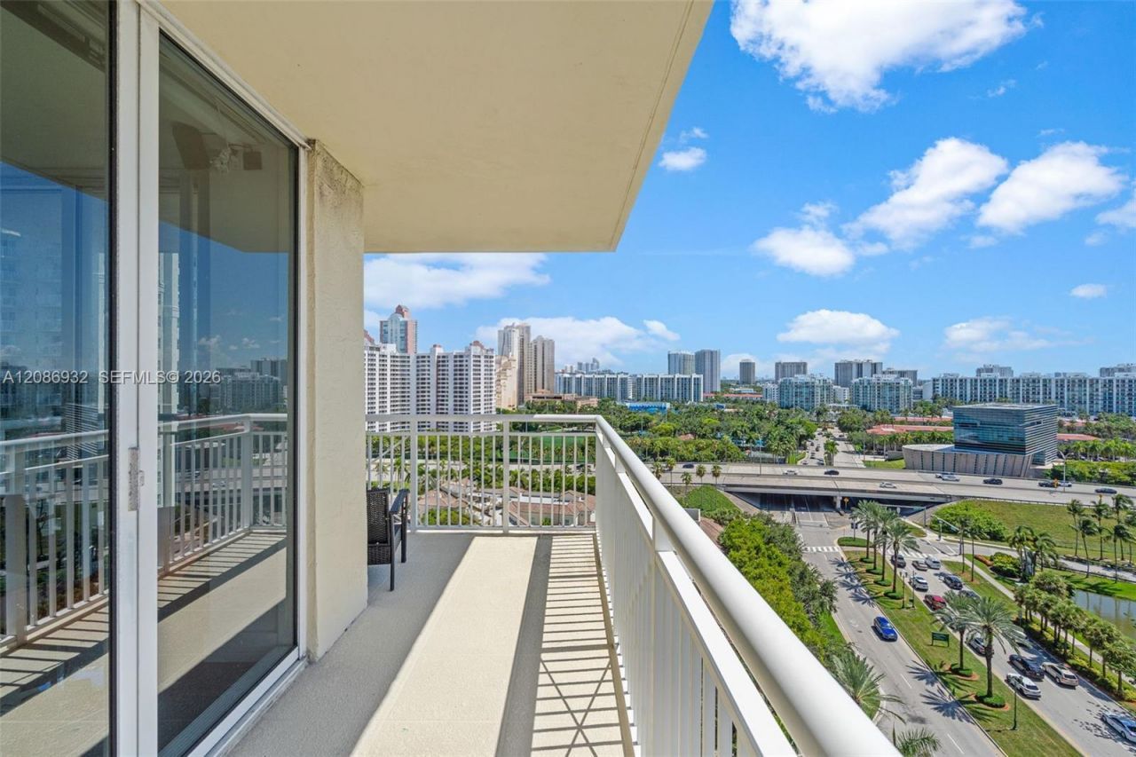 19501 W Country Club Dr, Unit 1508, Aventura, FL 33180 Photo