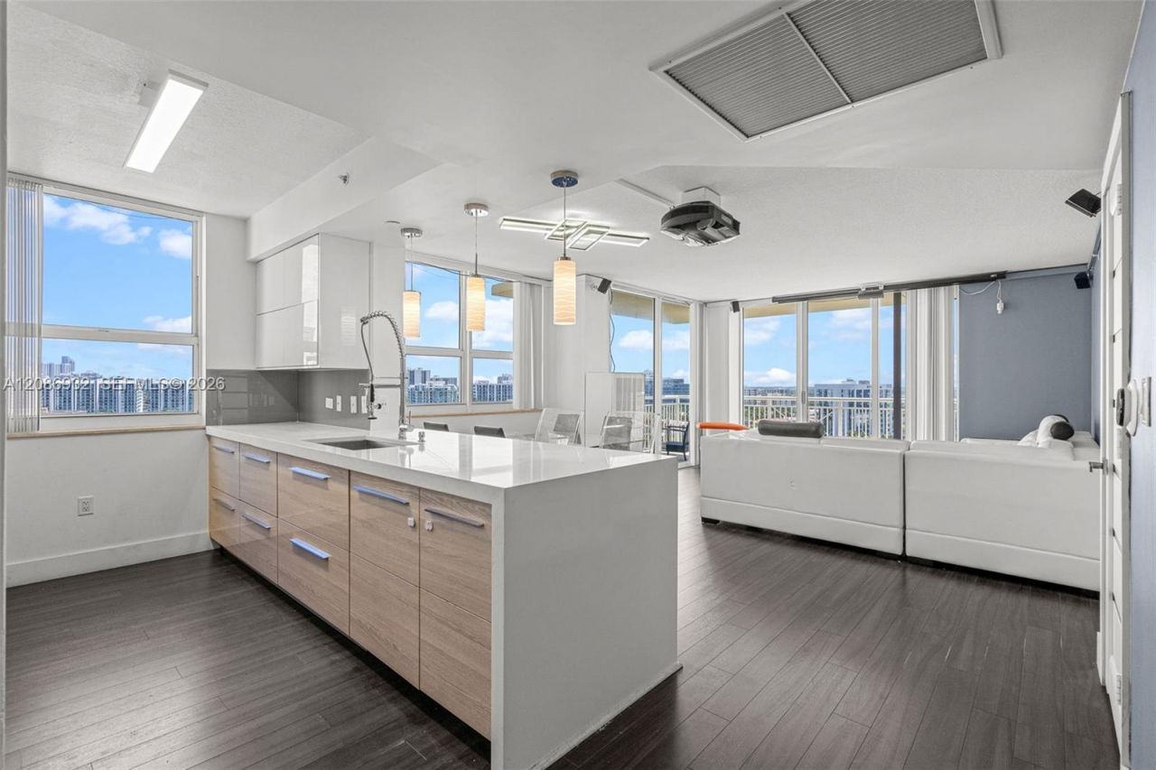 19501 W Country Club Dr, Unit 1508, Aventura, FL 33180 Photo