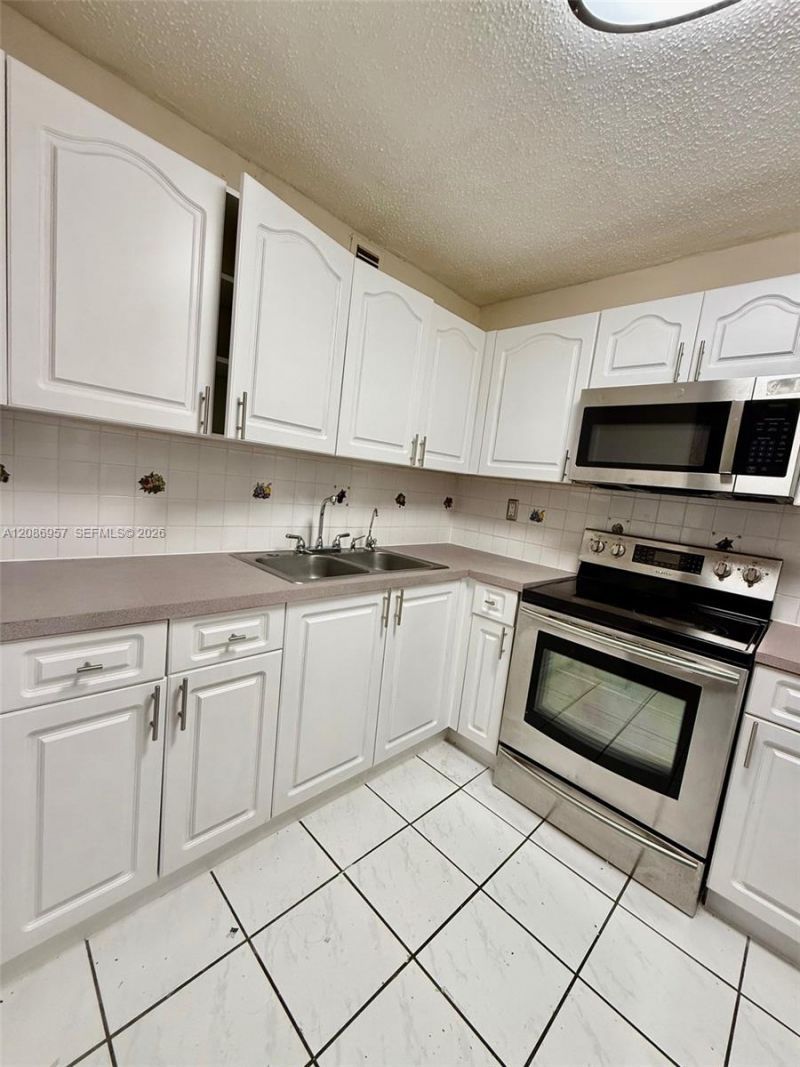 5625 W 20th Ave, Unit 215, Hialeah, FL 33012 Photo