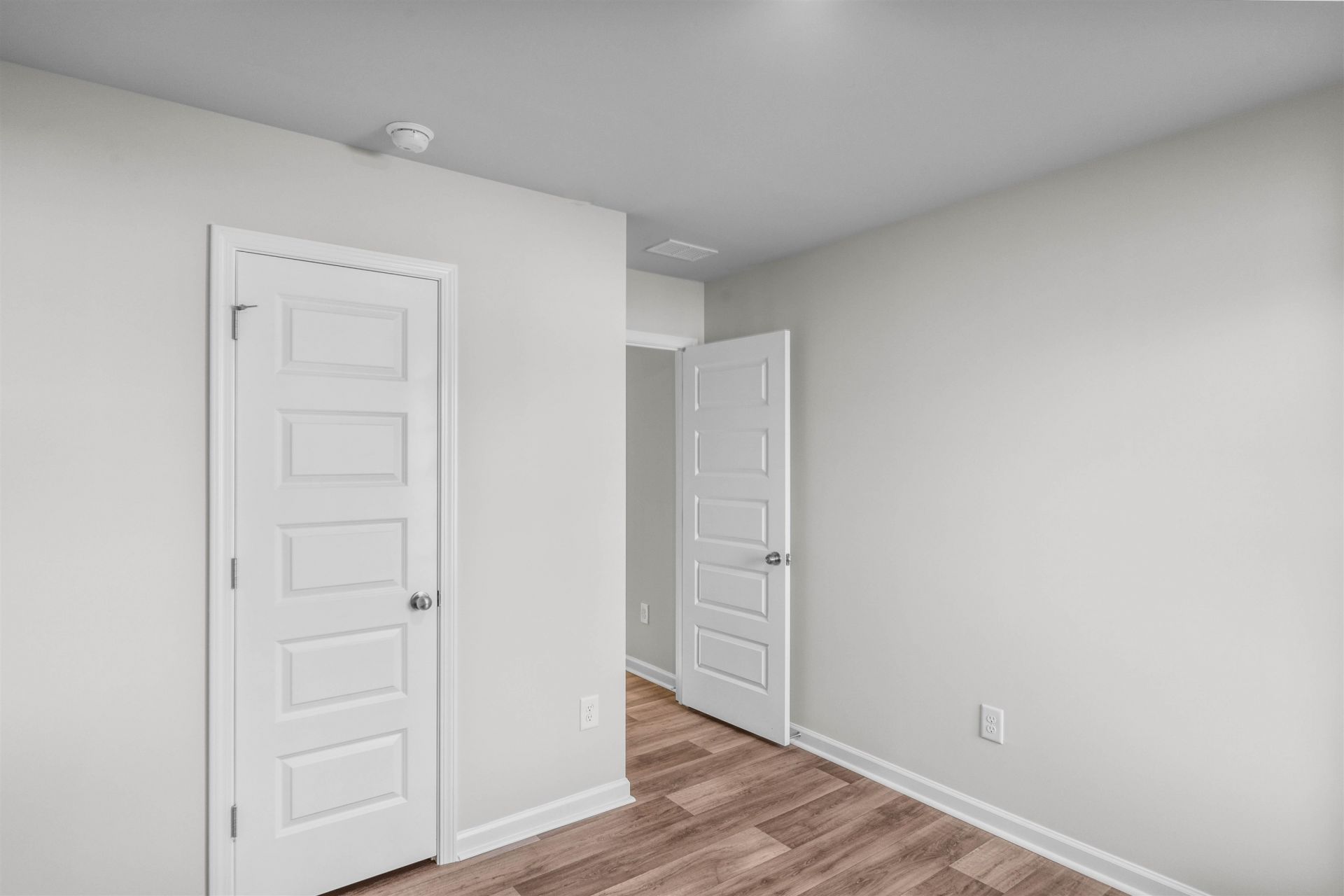 613 Green Valley Way Photo 10