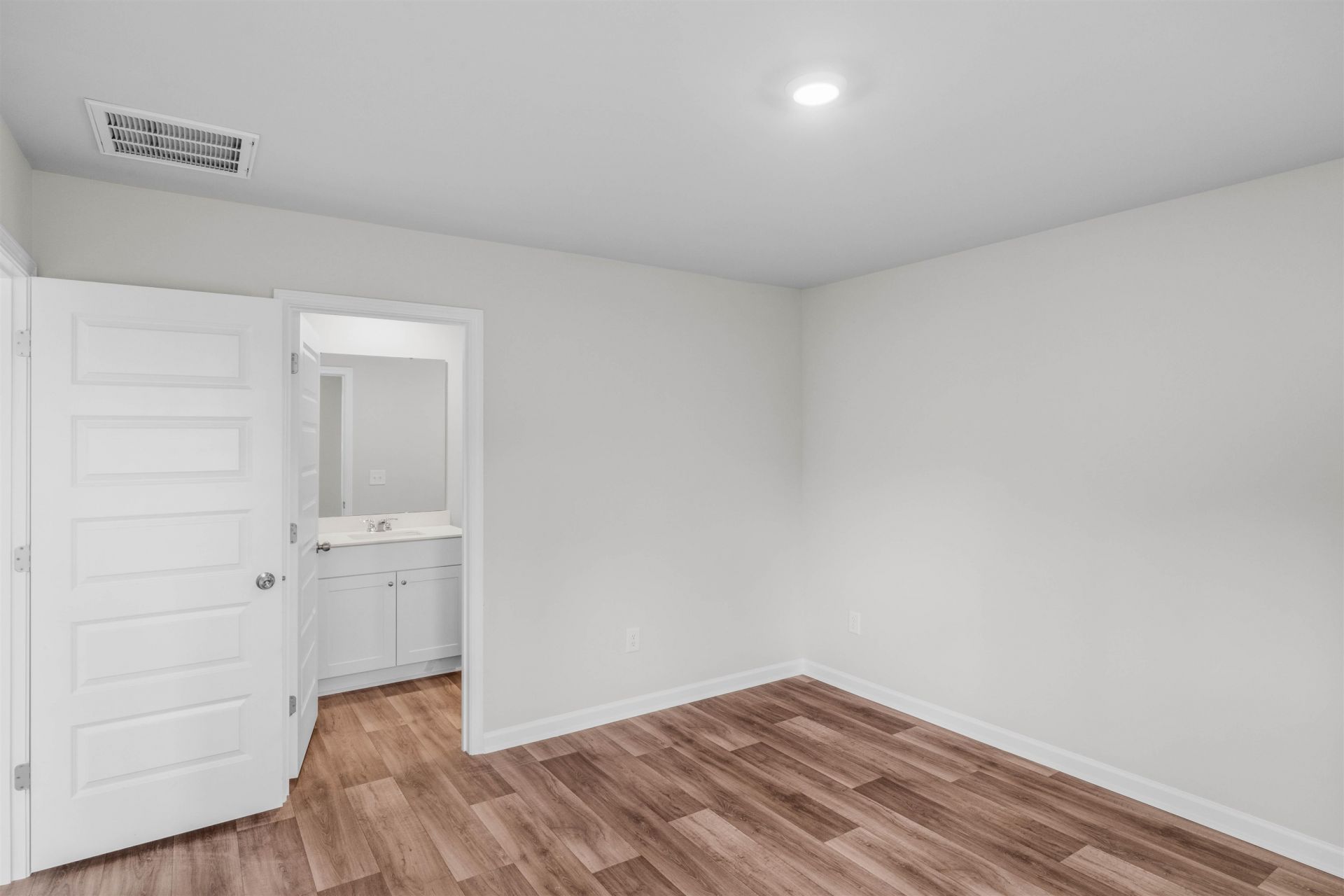 613 Green Valley Way Photo 15