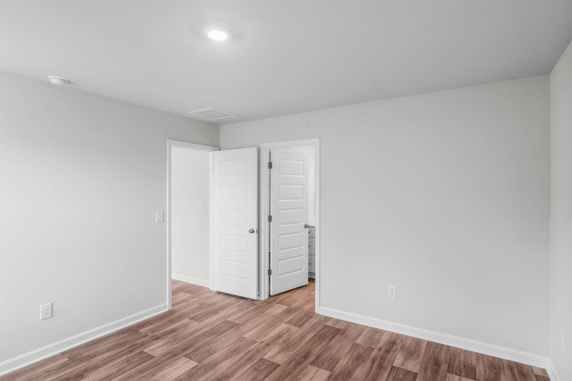 613 Green Valley Way Photo 16