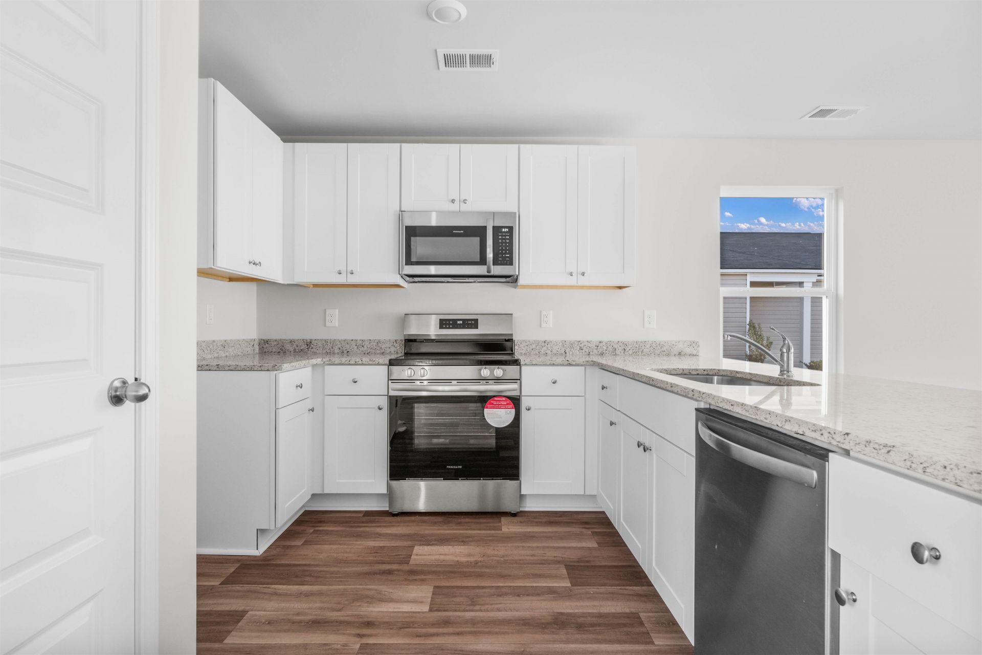 613 Green Valley Way Photo 18
