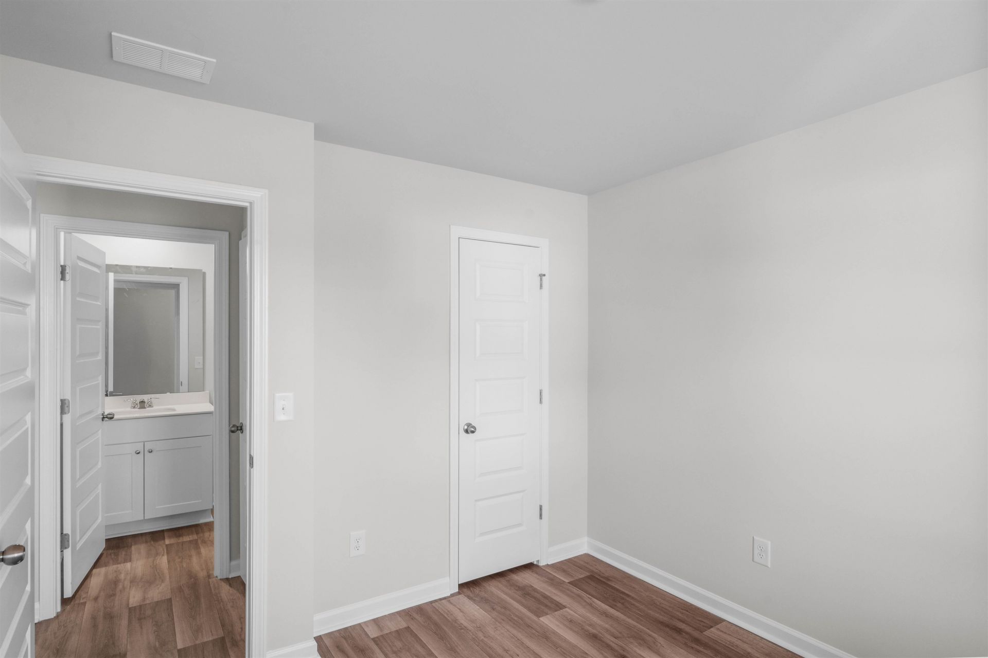 613 Green Valley Way Photo 22