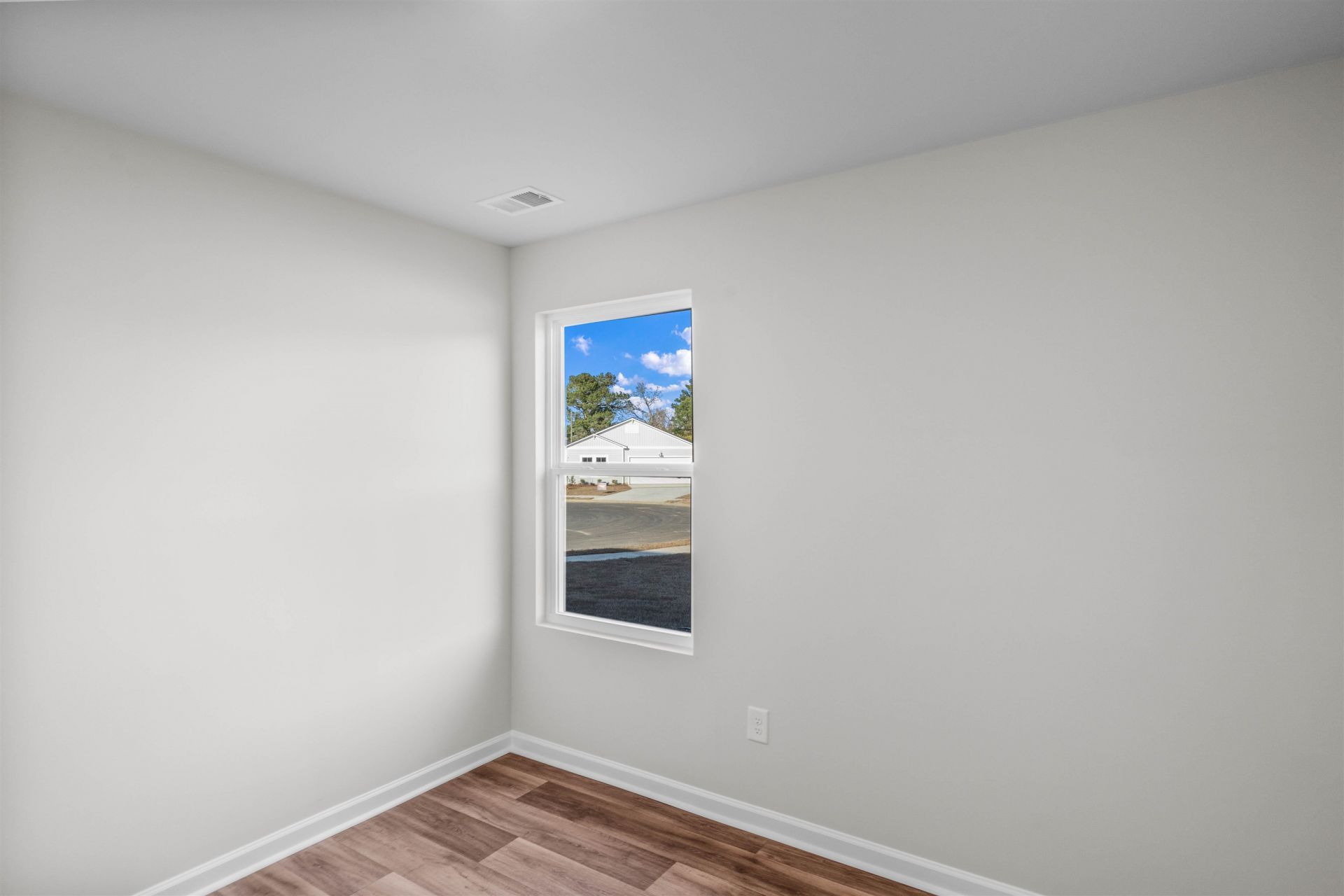 613 Green Valley Way Photo 9