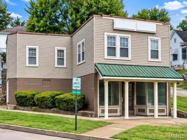 300 Grand Avenue , Hannibal, MO 63401