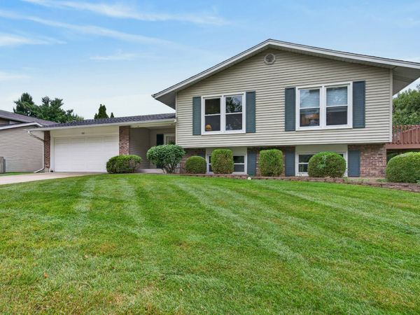 765 Freeman Court , Hoffman Estates, IL 60192