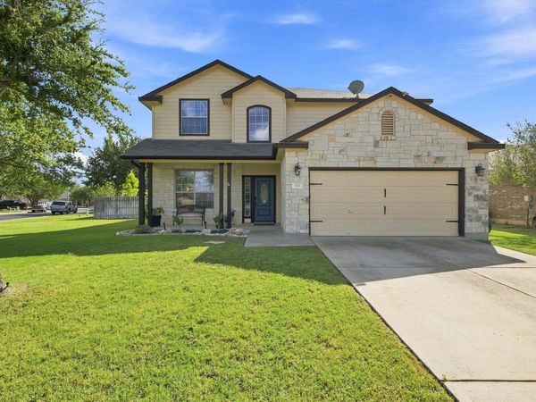 100 Wild Cat DR, Bastrop, TX 78602