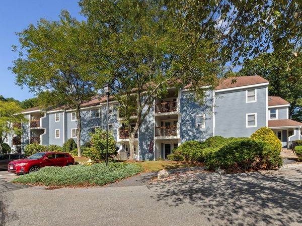106 Heritage Dr, Unit 106, Northbridge, MA 01588