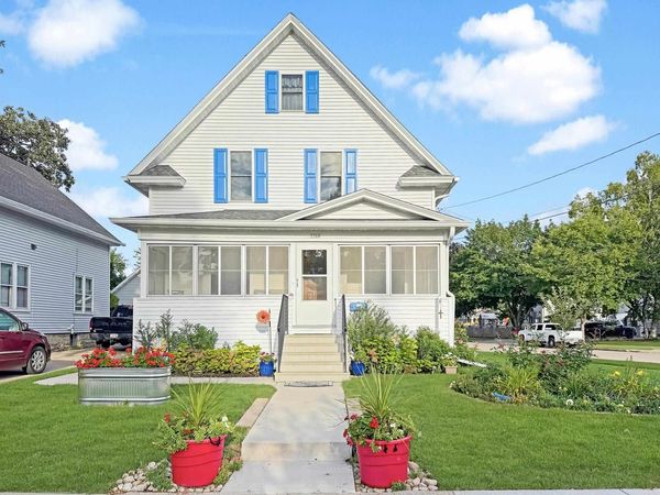 1564 PLUMMER STREET, Oshkosh, WI 54902
