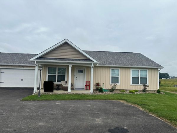 212 Cumberland Meadows Circle , Hebron, OH 43025