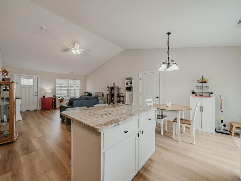 212 Cumberland Meadows Circle, Hebron, OH 43025 Photo 12
