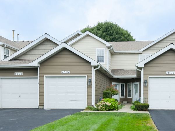 1604 Woodhaven Court , Unit B, Mundelein, IL 60060