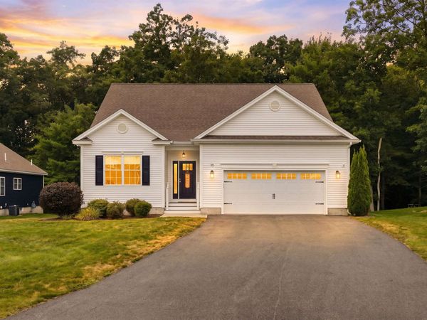 25 Crackling Log Lane, Londonderry, NH 03053