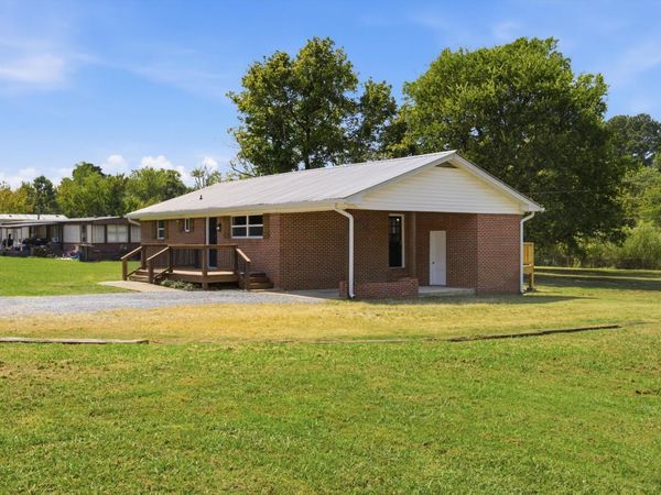 375 E Hills Road , Jasper, TN 37347