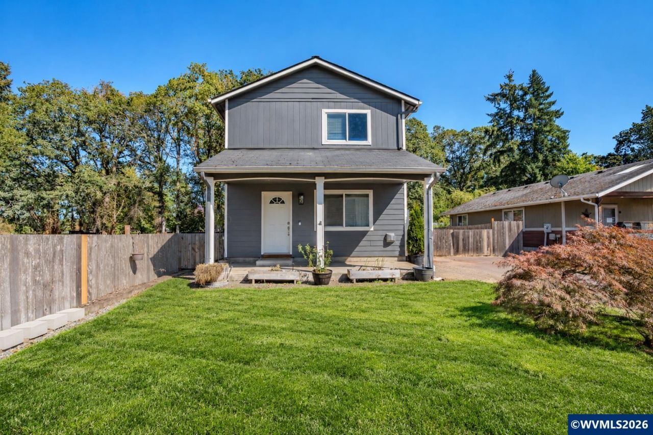 887 Wassom St, Lebanon, OR 97355 Main Photo