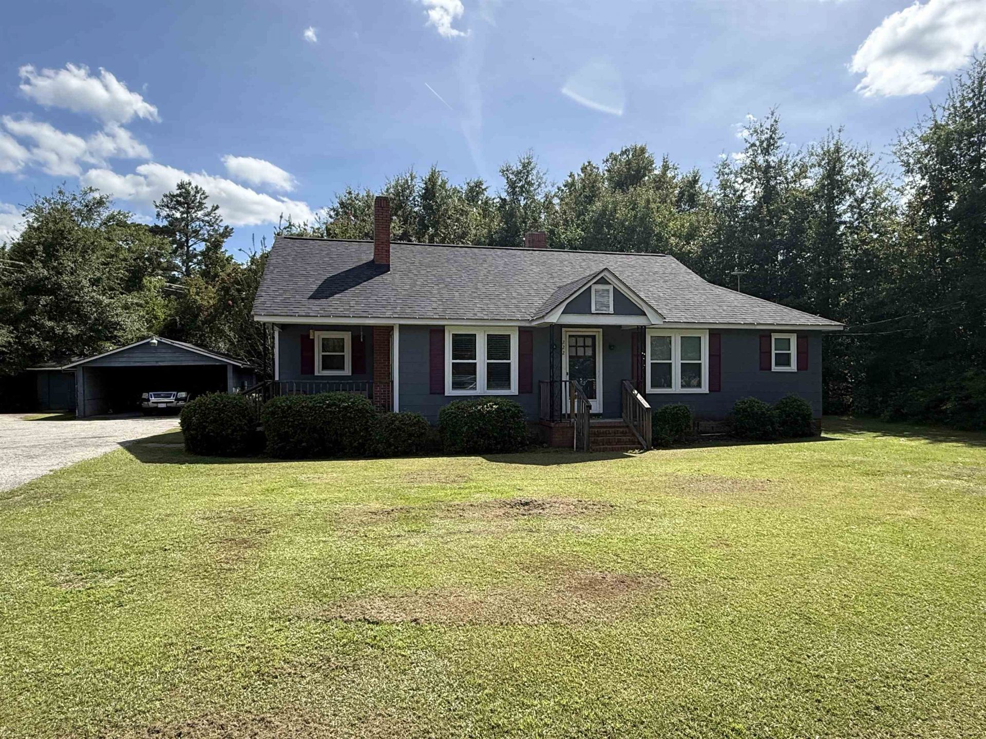 222 E Hampton St. Photo 2