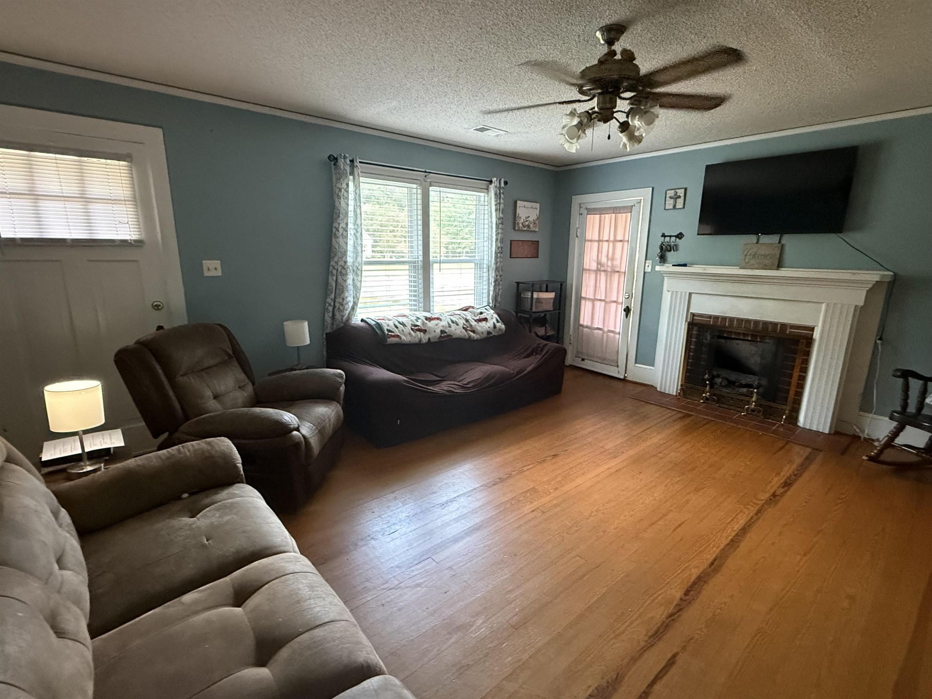 222 E Hampton St. Photo 4