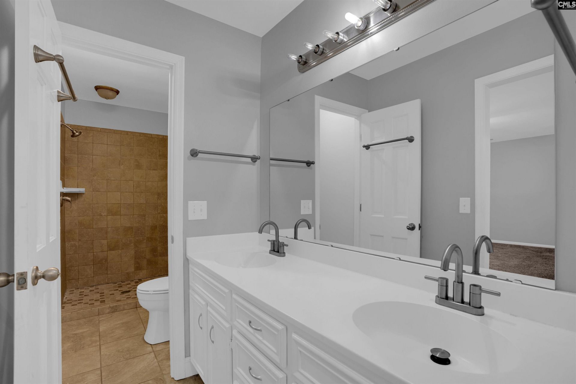 206 Rodborough Road Photo 37