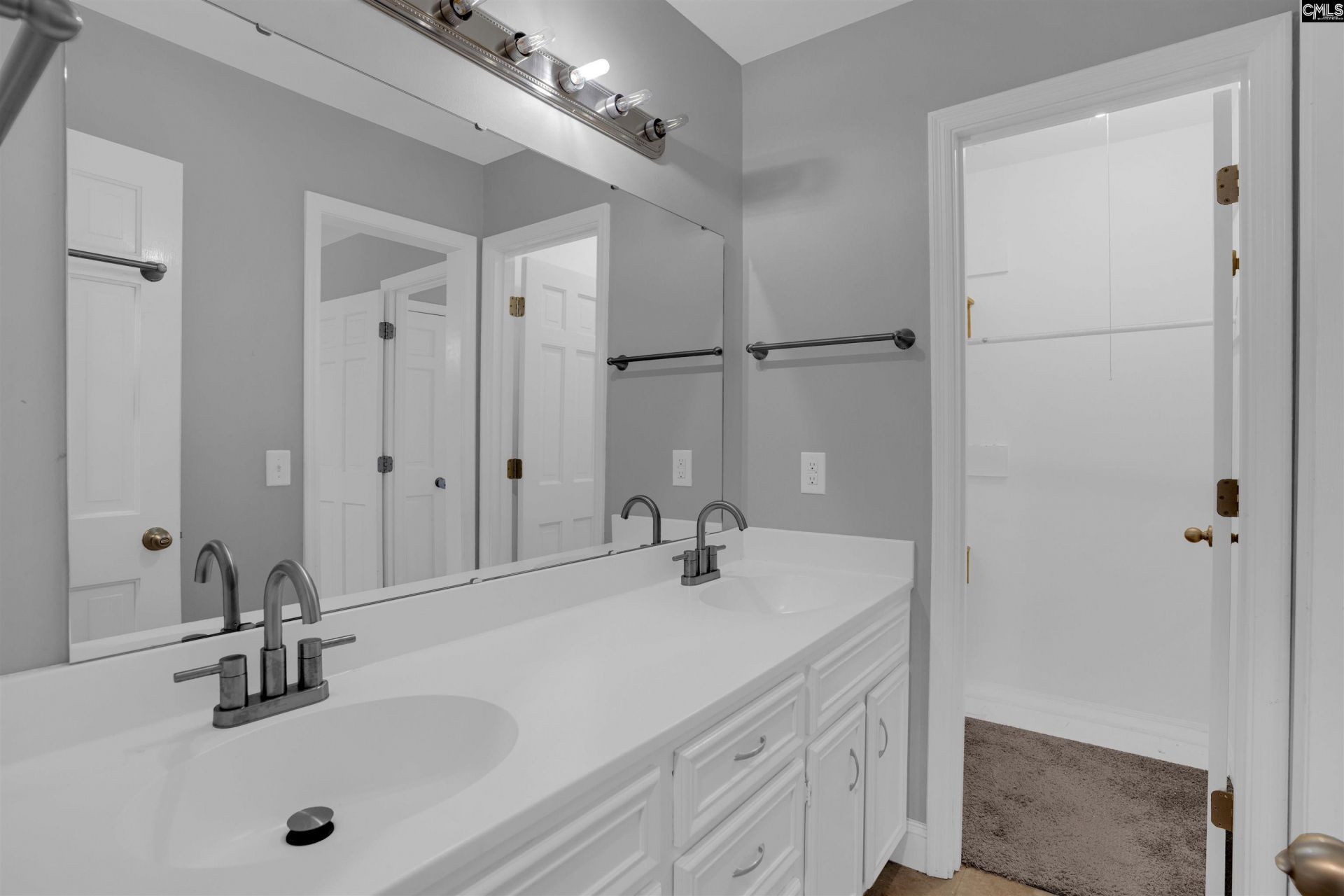 206 Rodborough Road Photo 39