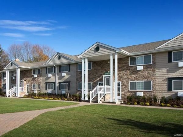 327 Brook Avenue , Unit 327-2a, Bay Shore, NY 11706