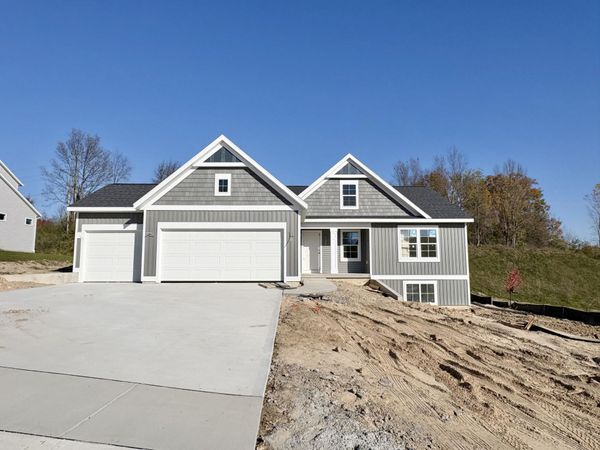 5925 Valley Point Drive SE, Caledonia, MI 49316